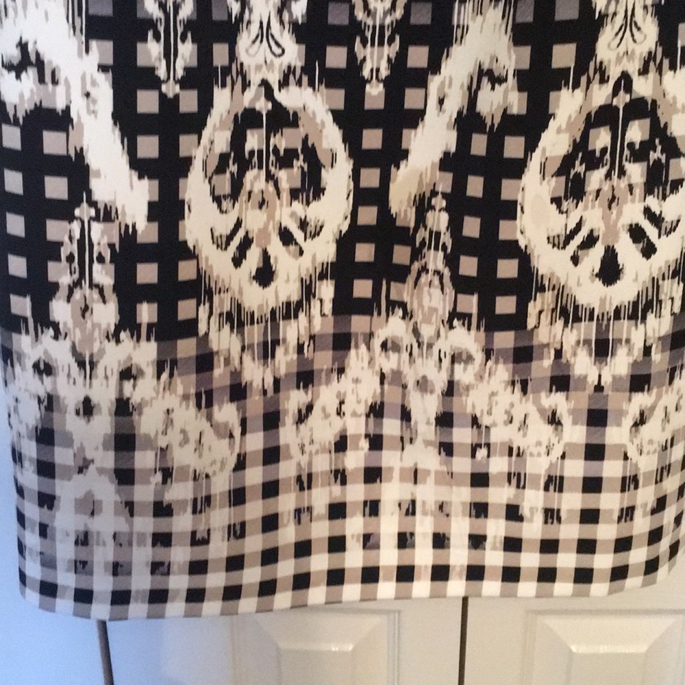 Dress - Picture 4 of 4